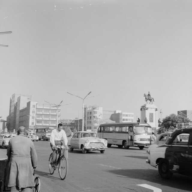 از درشکه تا اتومبیل؛ یک قرن فرهنگسازیِ ناتمام