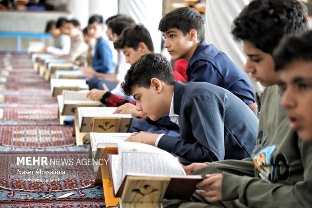 آغاز جشن ۴۶سالگی انقلاب در آذربایجان غربی؛مردم: هستیم بر آن عهدی که بستیم