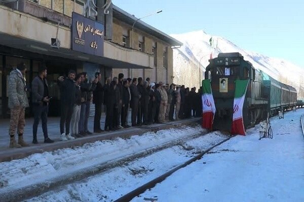 آغاز جشن ۴۶سالگی انقلاب در آذربایجان غربی؛مردم: هستیم بر آن عهدی که بستیم