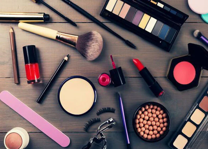 همه چیز درباره فرق کانسیلر، پرایمر و کانتور
